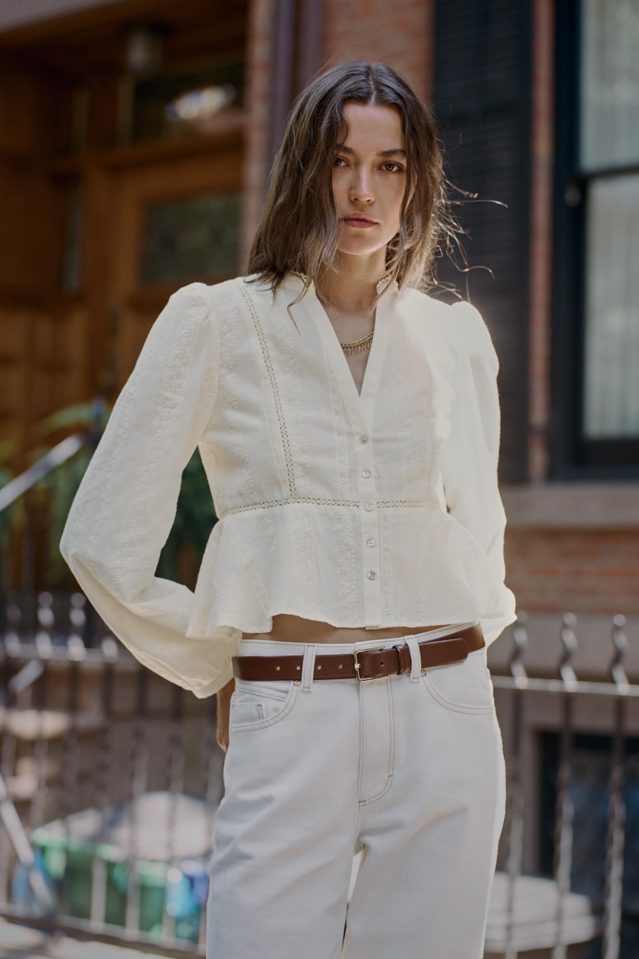 EMBROIDERED ROMANTIC BLOUSE